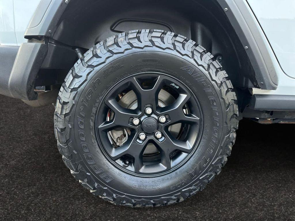 used 2022 Jeep Wrangler Unlimited car, priced at $27,968