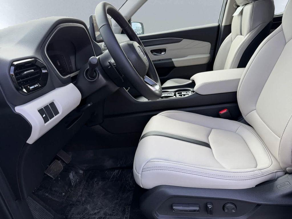 new 2026 Honda Pilot car, priced at $53,790