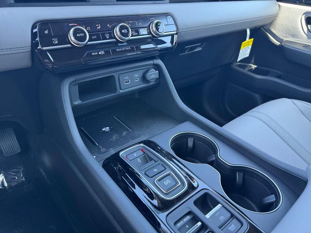 new 2025 Honda Pilot car, priced at $47,095