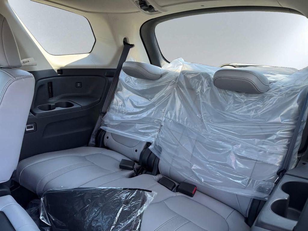 new 2025 Honda Pilot car, priced at $47,095