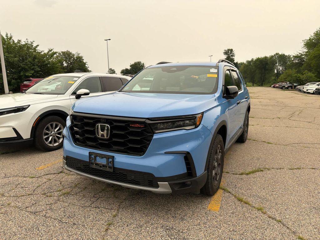 used 2025 Honda Pilot car, priced at $44,787