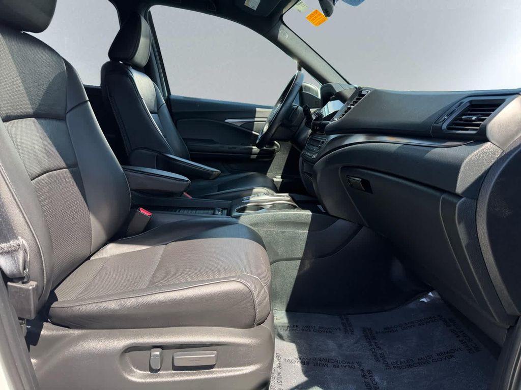 used 2023 Honda Passport car, priced at $33,467