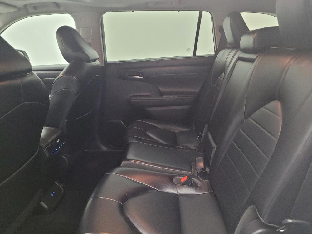 used 2022 Toyota Highlander car, priced at $30,695