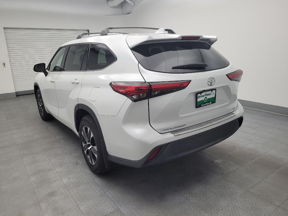 used 2022 Toyota Highlander car, priced at $30,695