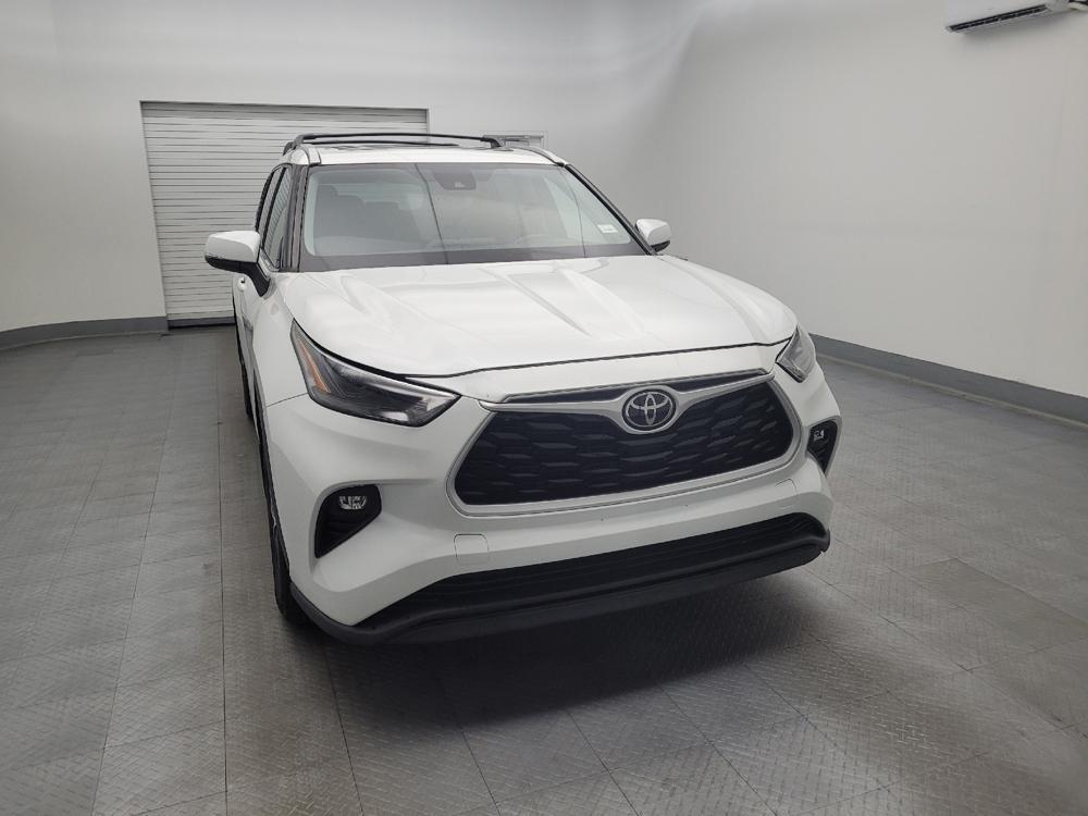 used 2022 Toyota Highlander car, priced at $30,695