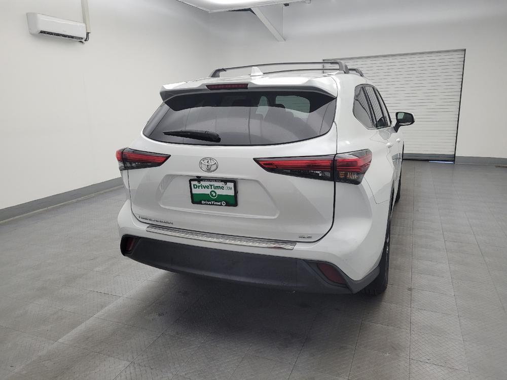used 2022 Toyota Highlander car, priced at $30,695