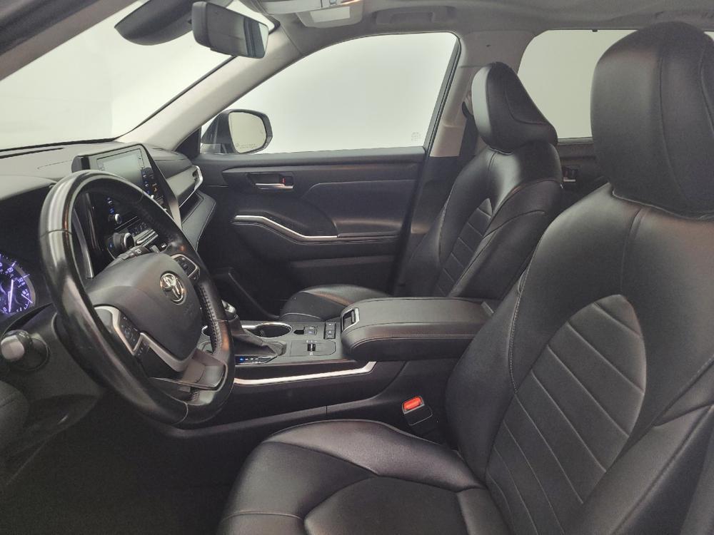 used 2022 Toyota Highlander car, priced at $30,695