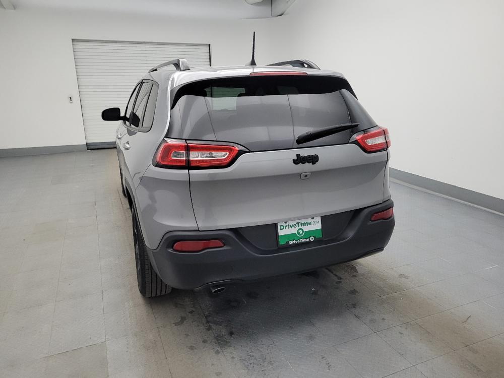 used 2016 Jeep Cherokee car, priced at $13,195