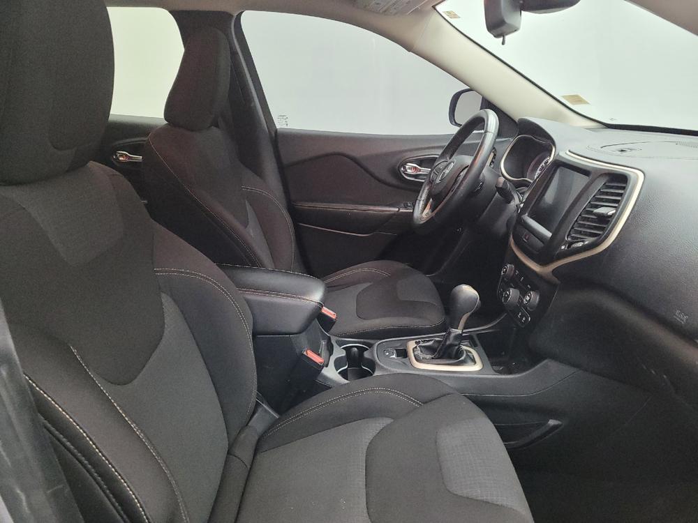 used 2016 Jeep Cherokee car, priced at $13,195