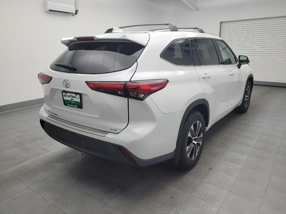used 2022 Toyota Highlander car, priced at $29,795