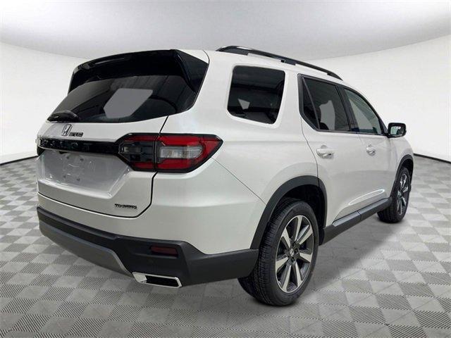 new 2025 Honda Pilot car, priced at $47,703