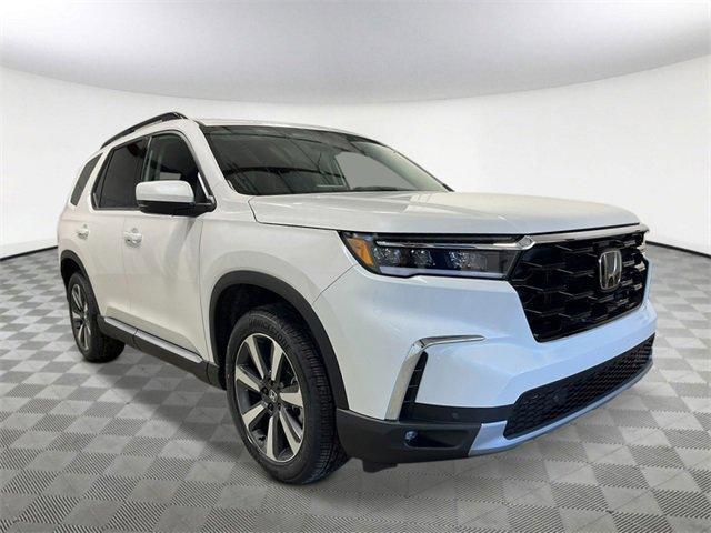 new 2025 Honda Pilot car, priced at $47,703