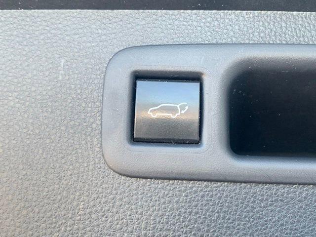 used 2022 Toyota Highlander Hybrid car, priced at $33,662