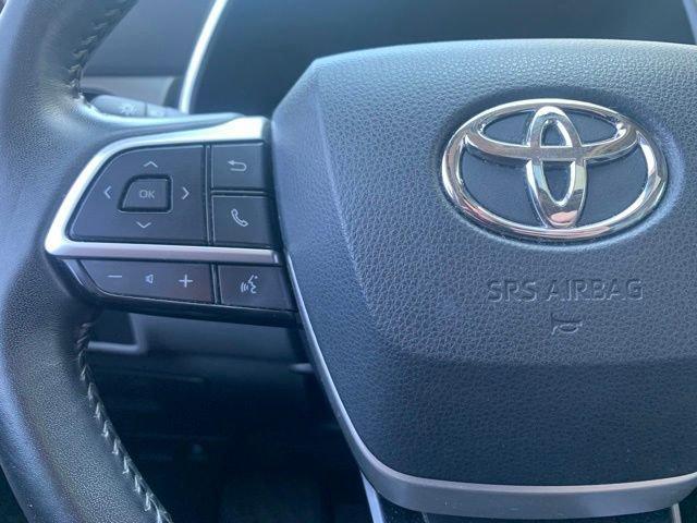used 2022 Toyota Highlander Hybrid car, priced at $33,662