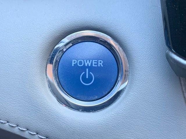 used 2022 Toyota Highlander Hybrid car, priced at $33,662