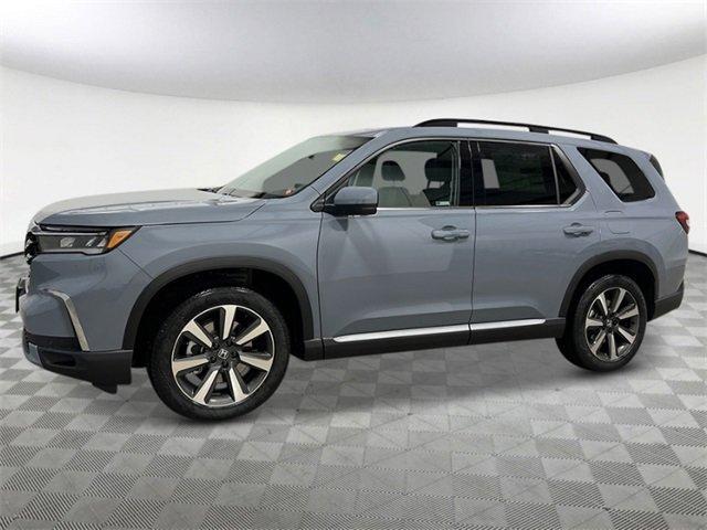 new 2025 Honda Pilot car, priced at $47,703