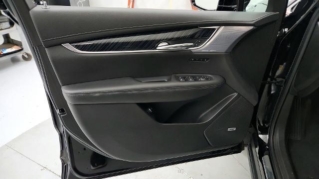 used 2023 Cadillac XT6 car, priced at $40,995