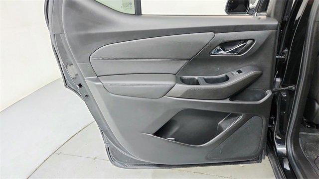 used 2023 Chevrolet Traverse car, priced at $24,995