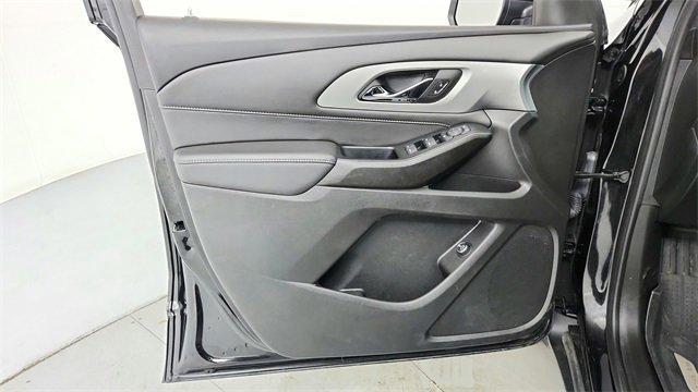 used 2023 Chevrolet Traverse car, priced at $24,995