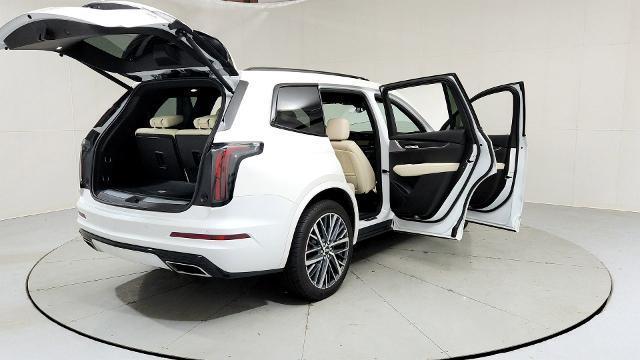 used 2024 Cadillac XT6 car, priced at $46,295