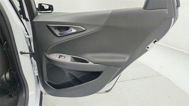 2022 Summit White Chevrolet Malibu