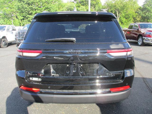 new 2025 Jeep Grand Cherokee car, priced at $45,495