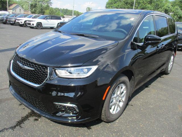 new 2026 Chrysler Pacifica car, priced at $39,995