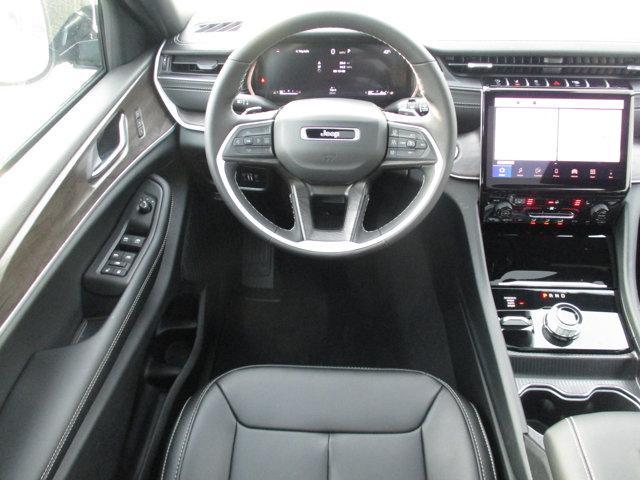 new 2025 Jeep Grand Cherokee car, priced at $50,995