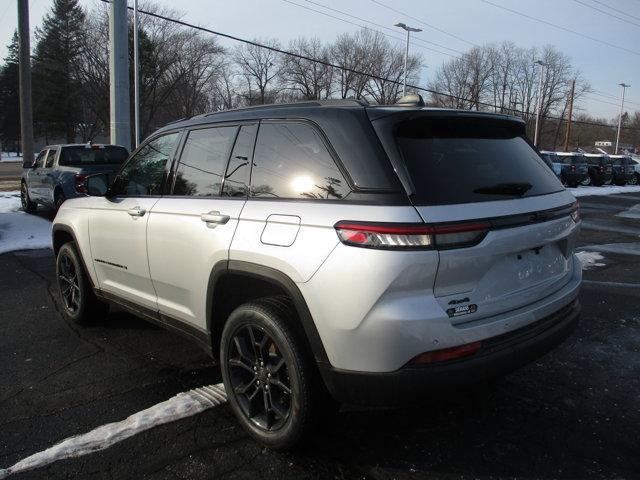 new 2025 Jeep Grand Cherokee car, priced at $50,995