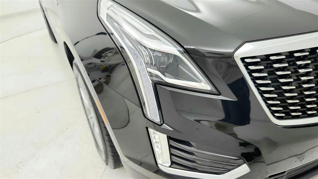 used 2023 Cadillac XT5 car, priced at $32,171