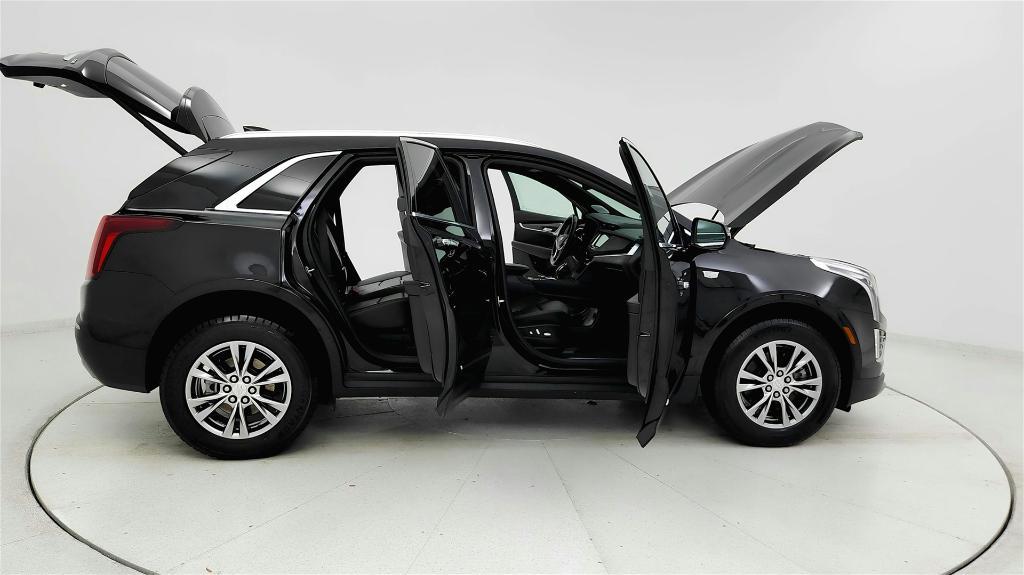 used 2023 Cadillac XT5 car, priced at $32,171