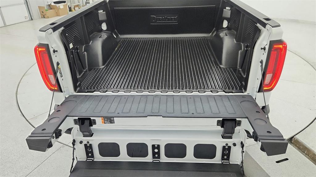 used 2024 GMC Sierra 1500 car, priced at $43,998