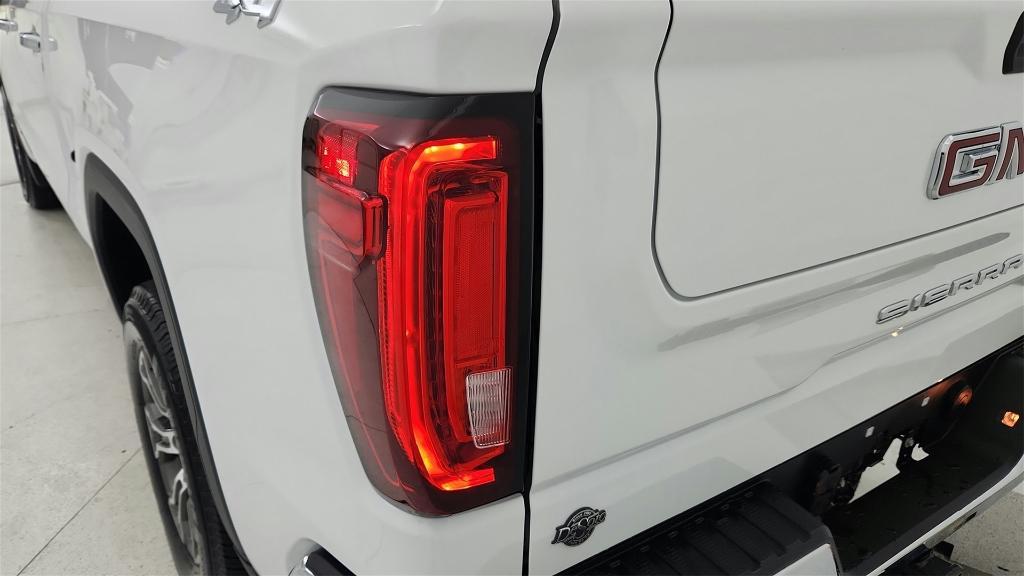used 2024 GMC Sierra 1500 car, priced at $43,998