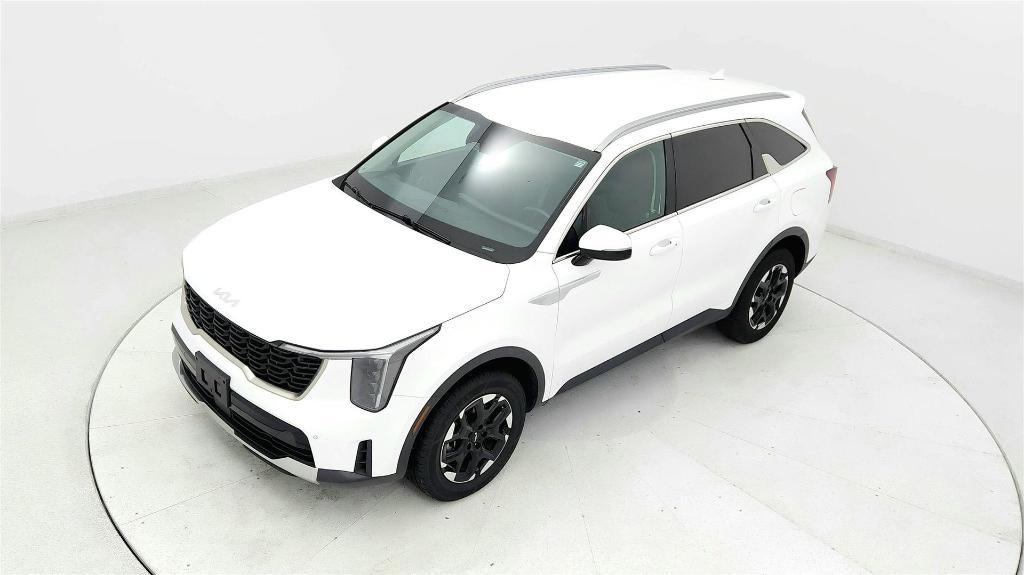 used 2024 Kia Sorento car, priced at $31,997