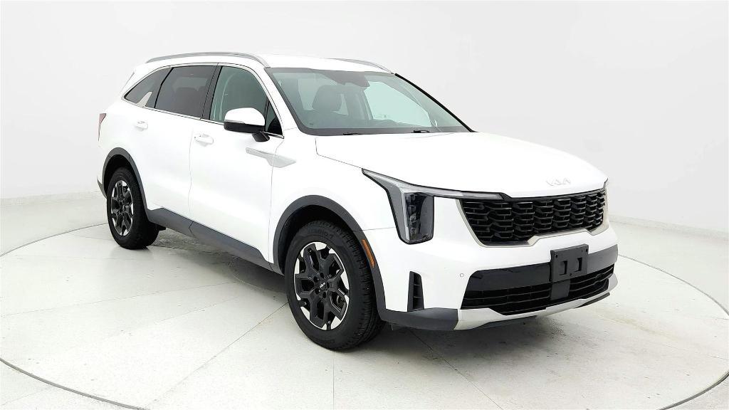 used 2024 Kia Sorento car, priced at $31,997