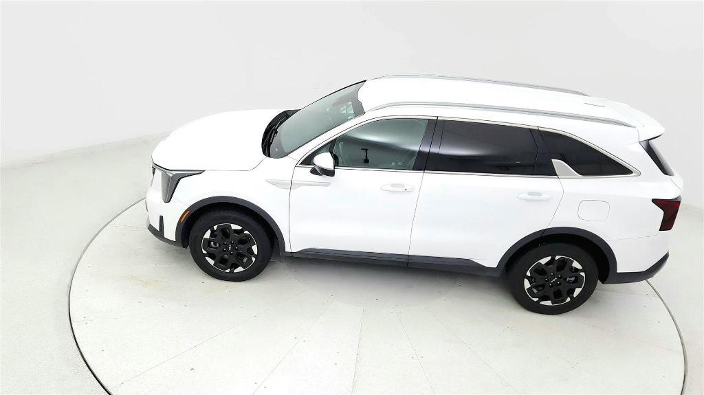 used 2024 Kia Sorento car, priced at $31,997