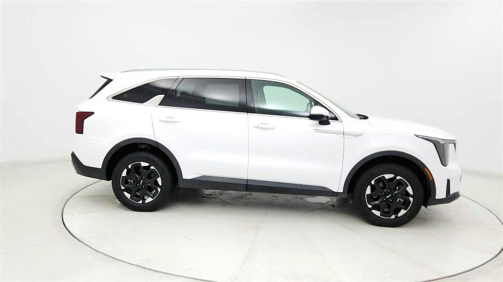 used 2024 Kia Sorento car, priced at $31,997