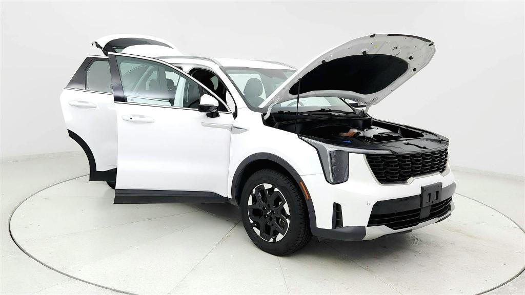 used 2024 Kia Sorento car, priced at $31,997