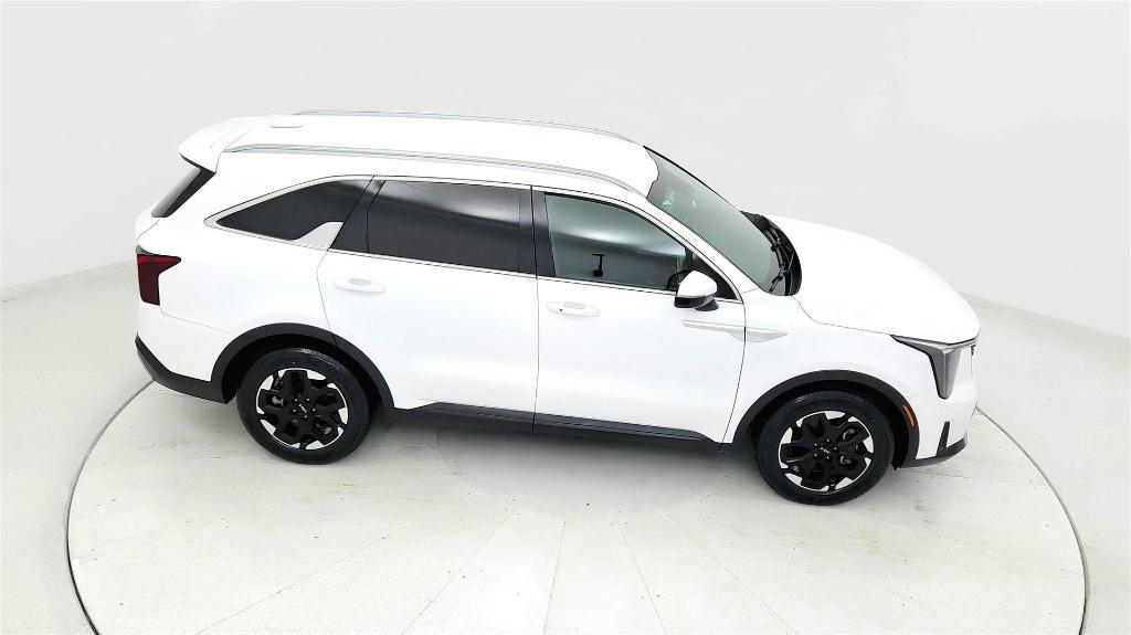 used 2024 Kia Sorento car, priced at $26,683
