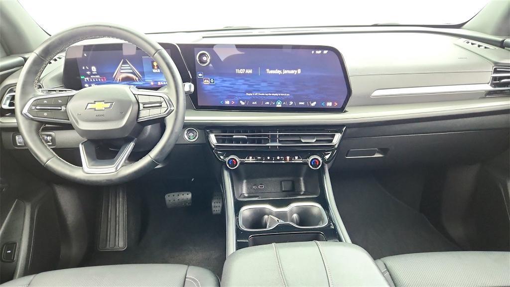 used 2025 Chevrolet Traverse car, priced at $35,478