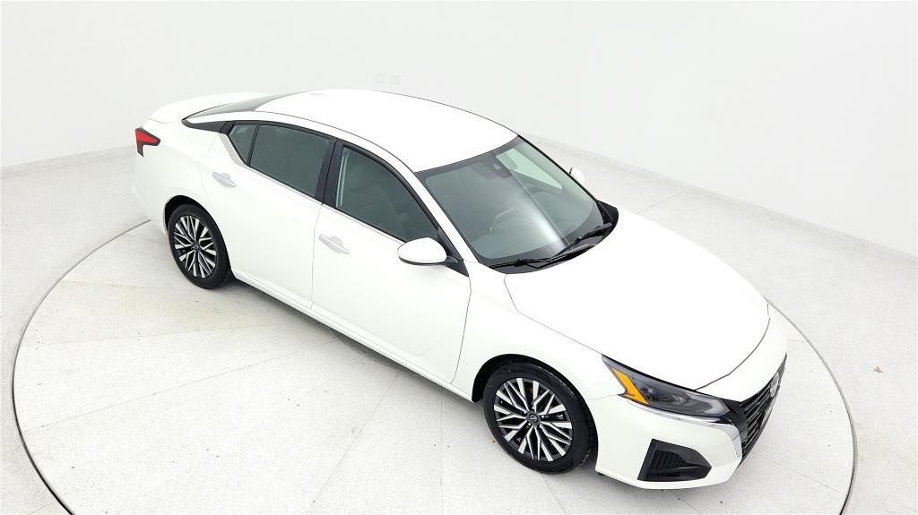 used 2023 Nissan Altima car, priced at $19,799