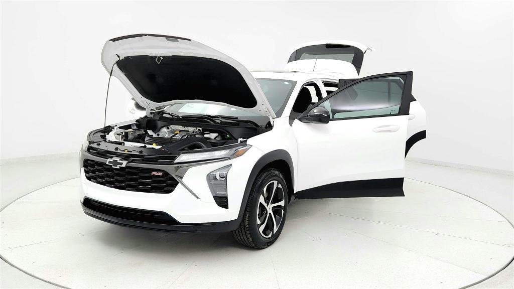 used 2024 Chevrolet Trax car, priced at $20,507
