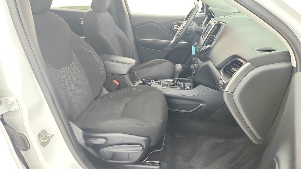 used 2019 Jeep Cherokee car, priced at $16,999