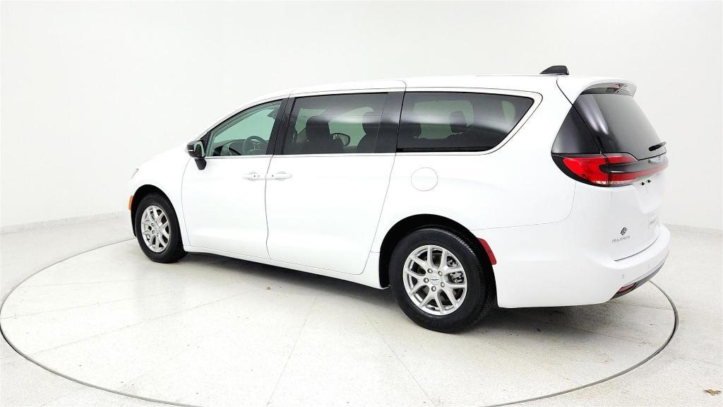 used 2024 Chrysler Pacifica car, priced at $26,975