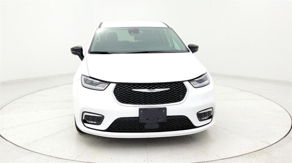 used 2024 Chrysler Pacifica car, priced at $26,975