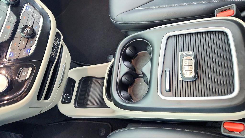 used 2024 Chrysler Pacifica car, priced at $26,975