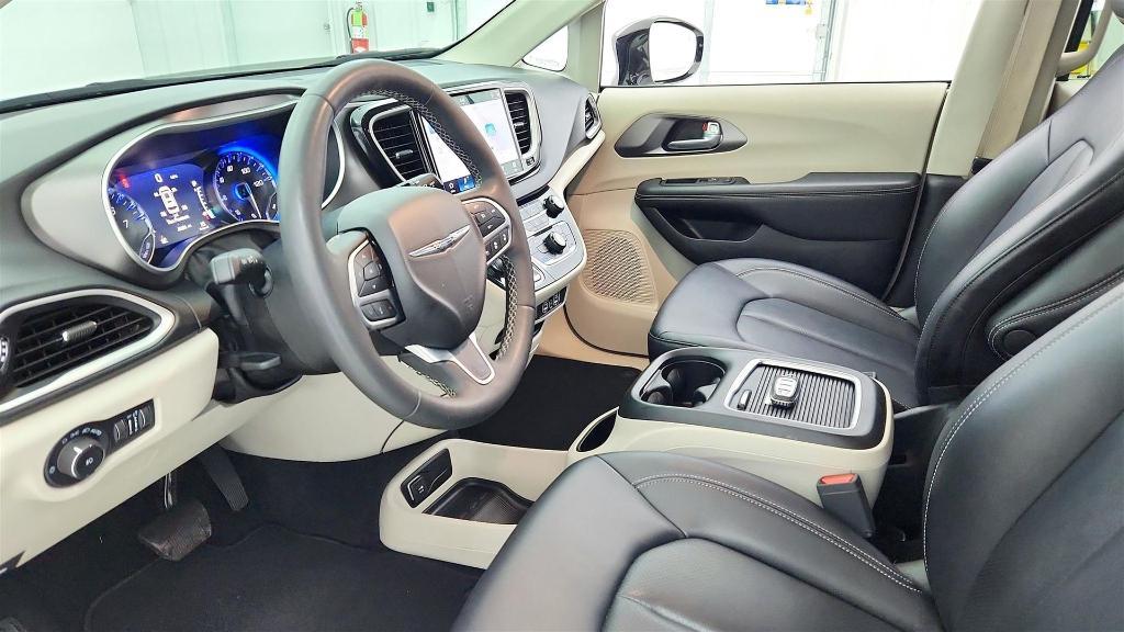 used 2024 Chrysler Pacifica car, priced at $26,975