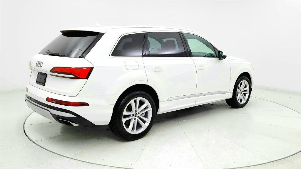used 2025 Audi Q7 car, priced at $45,725