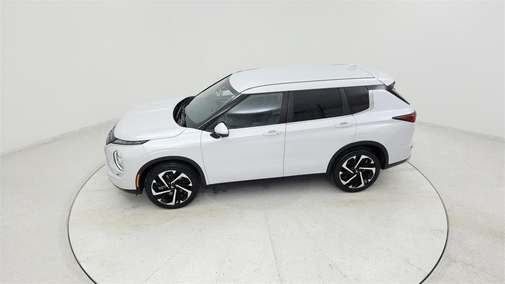 used 2024 Mitsubishi Outlander car, priced at $22,553