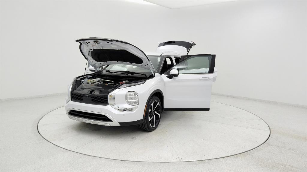 used 2024 Mitsubishi Outlander car, priced at $22,553